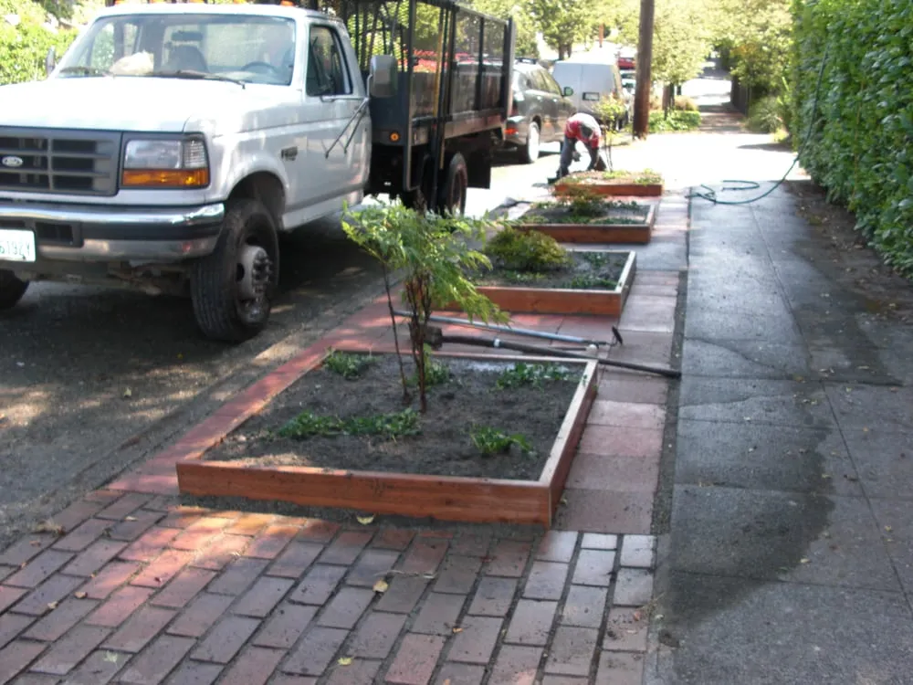 Local lawn care service in Seattle, WA - Le Landscape & Yardwork