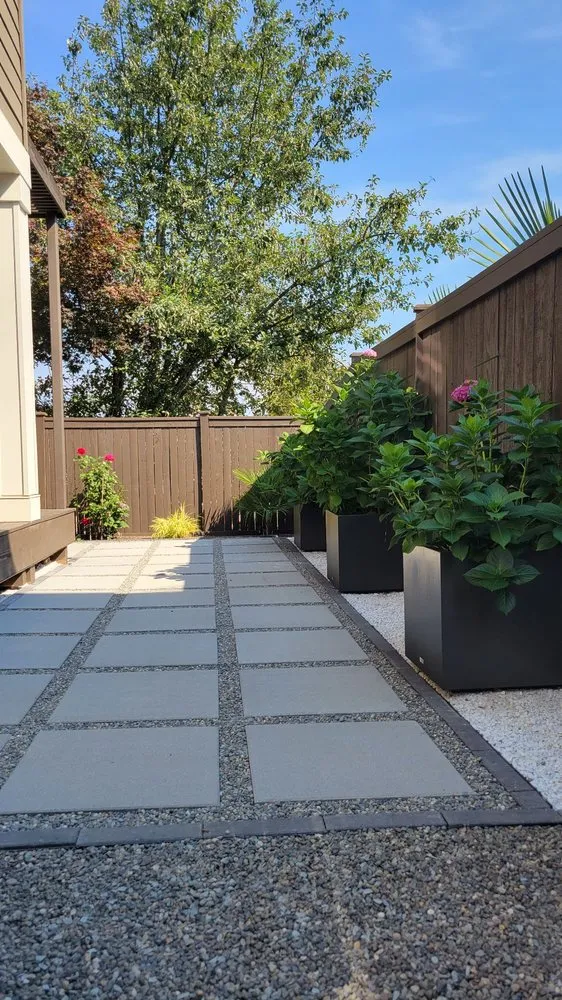 Top-rated residential landscaping in Seattle, WA - Le Landscape & Yardwork