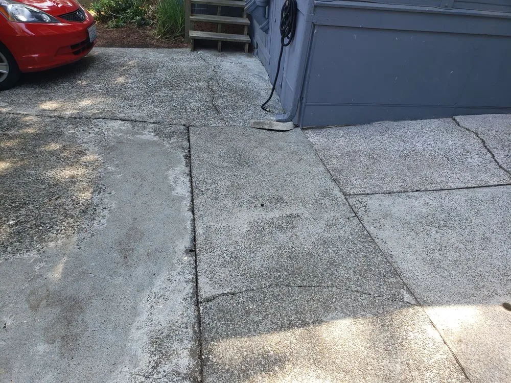 Professional lawn mowing service for year-round maintenance across Seattle, WA - Le Landscape & Yardwork