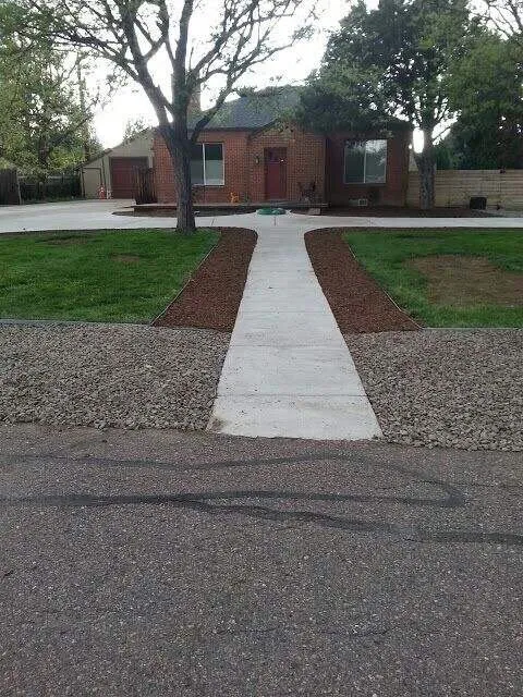 Trusted yard cleanup service for beautiful yards in Littleton, CO by Le Landscaping & Lawn Service