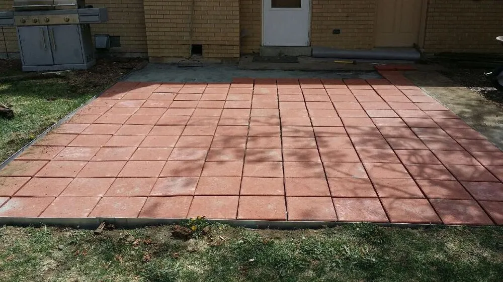 Local yard cleanup service for residential properties in Littleton, CO by Le Landscaping & Lawn Service