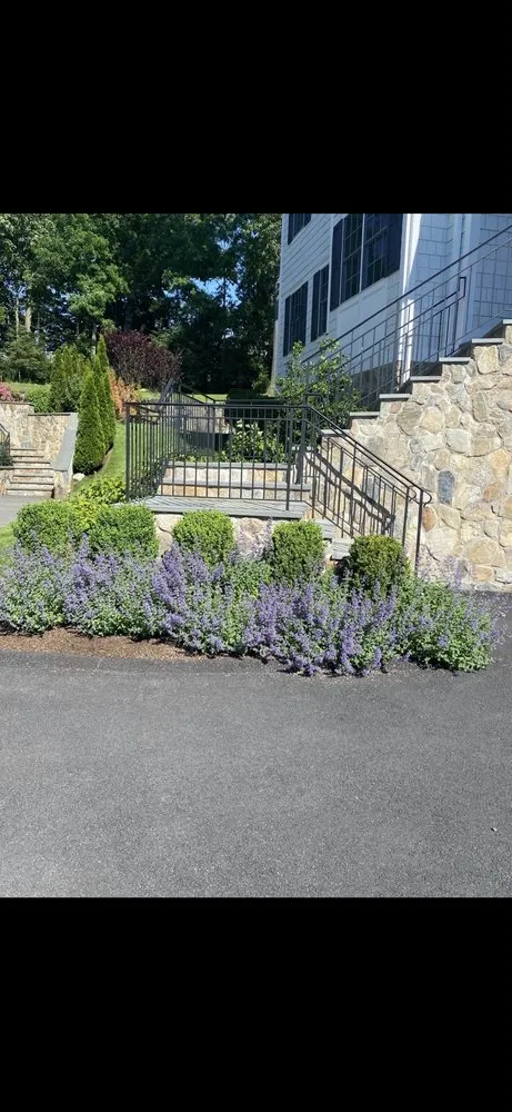 Custom lawn mowing service for residential properties across White Plains, NY - LE Landscaping Services