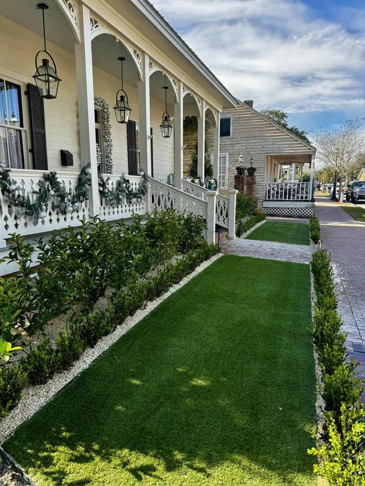 Professional outdoor landscaping experts serving Pensacola, FL - Le-Scape Landscape Design