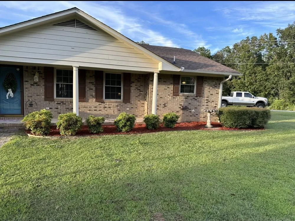 Top-rated yard maintenance experts serving Iuka, MS - Leach's Lawn and Landscape