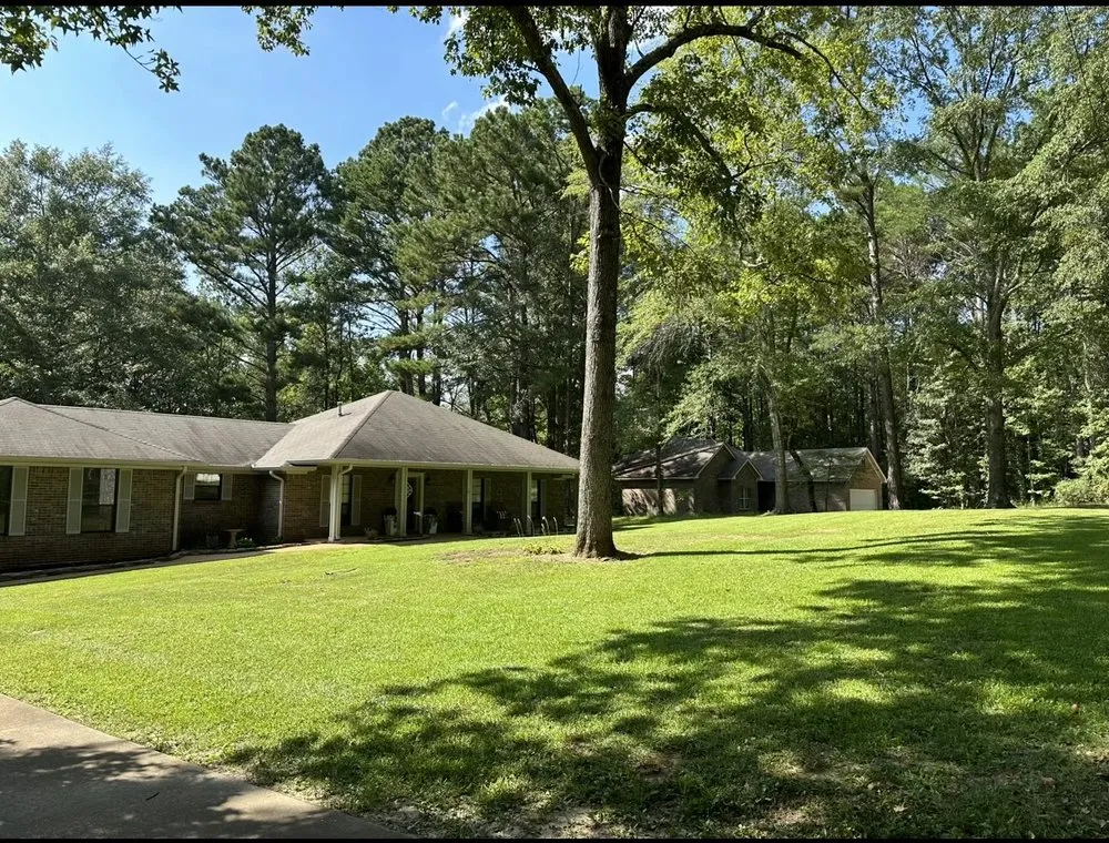 Trusted residential landscaping in Iuka, MS - Leach's Lawn and Landscape