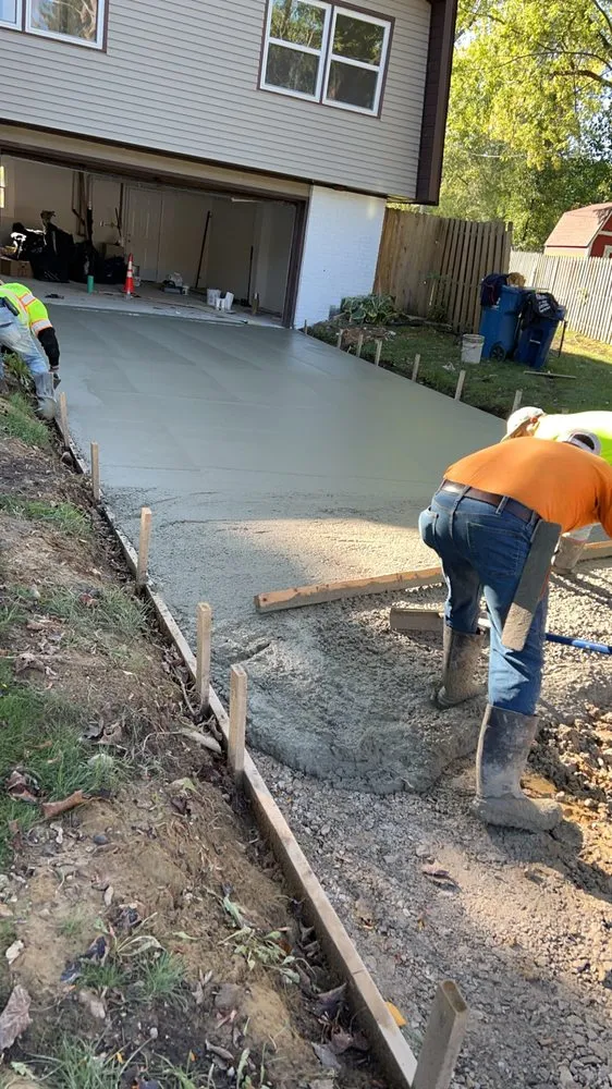 Custom landscape installation experts serving Cedar Lake, IN - Leading Edge Landscaping