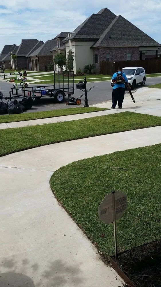 Affordable yard cleanup service for residential properties across New Iberia, LA - Leading Edge Lawn Care