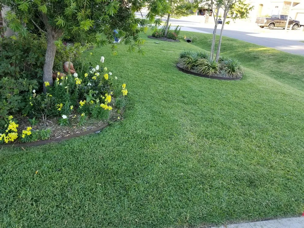 Top-rated garden landscaping in New Iberia, LA - Leading Edge Lawn Care