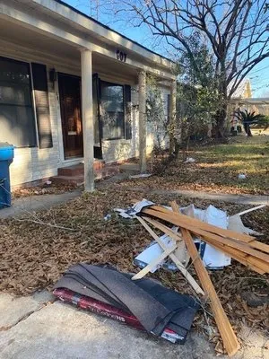 Leading Edge Lawn Care Logo