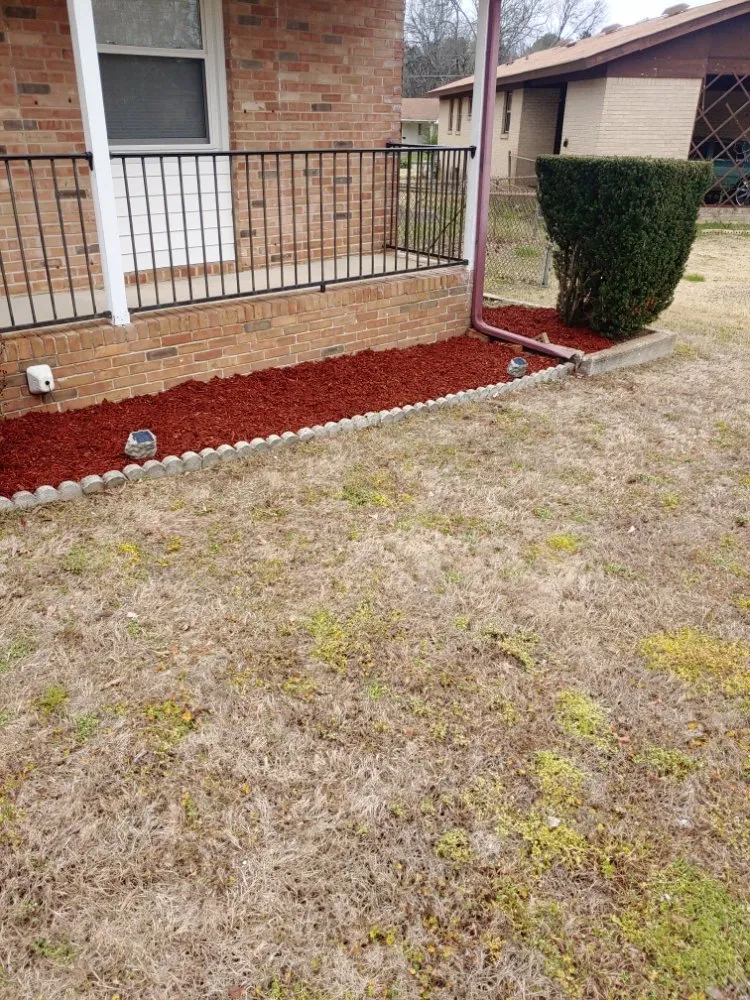 Custom yard maintenance in New Market, AL - Leading Lawn Care