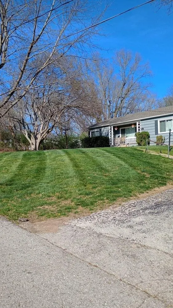 Expert yard maintenance for beautiful yards across Kansas City, MO - Leading Lawncare