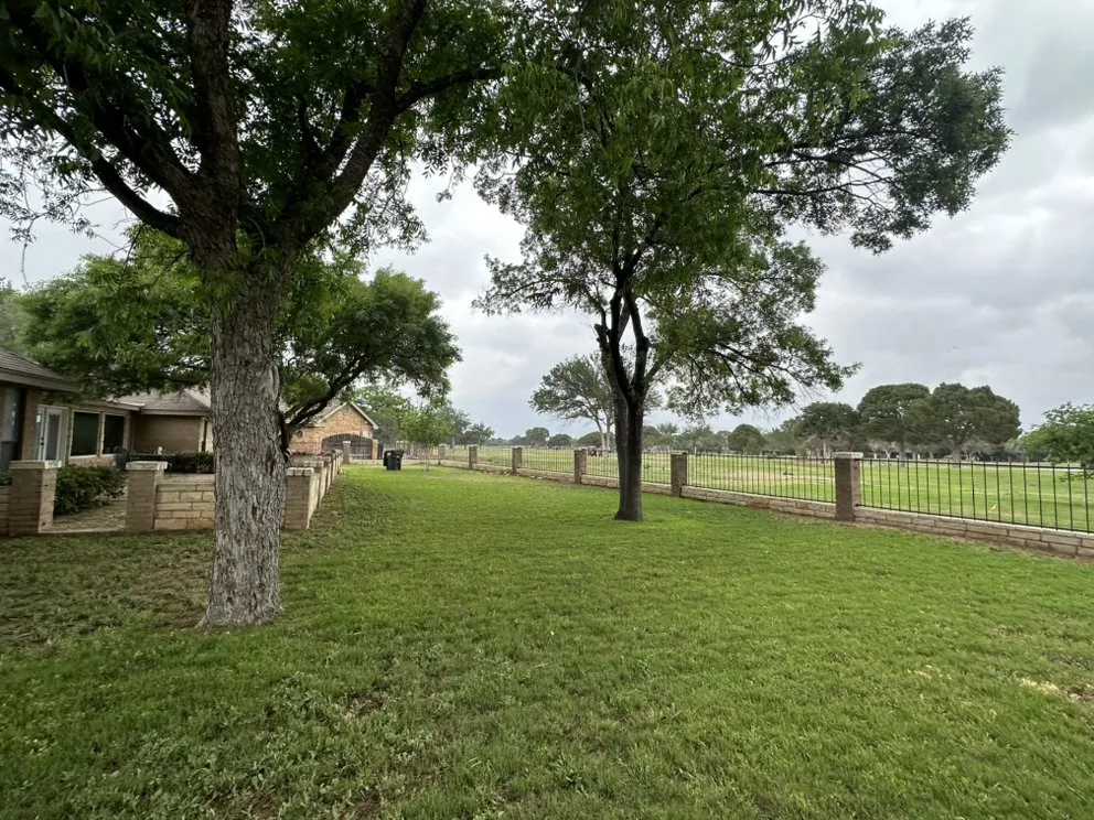 Expert garden landscaping in Midland, TX - Leaf & Go