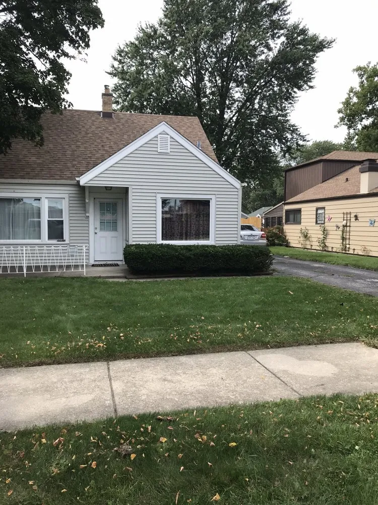 Professional garden landscaping for residential properties across Chicago, IL - Leaf Green Lawn Care