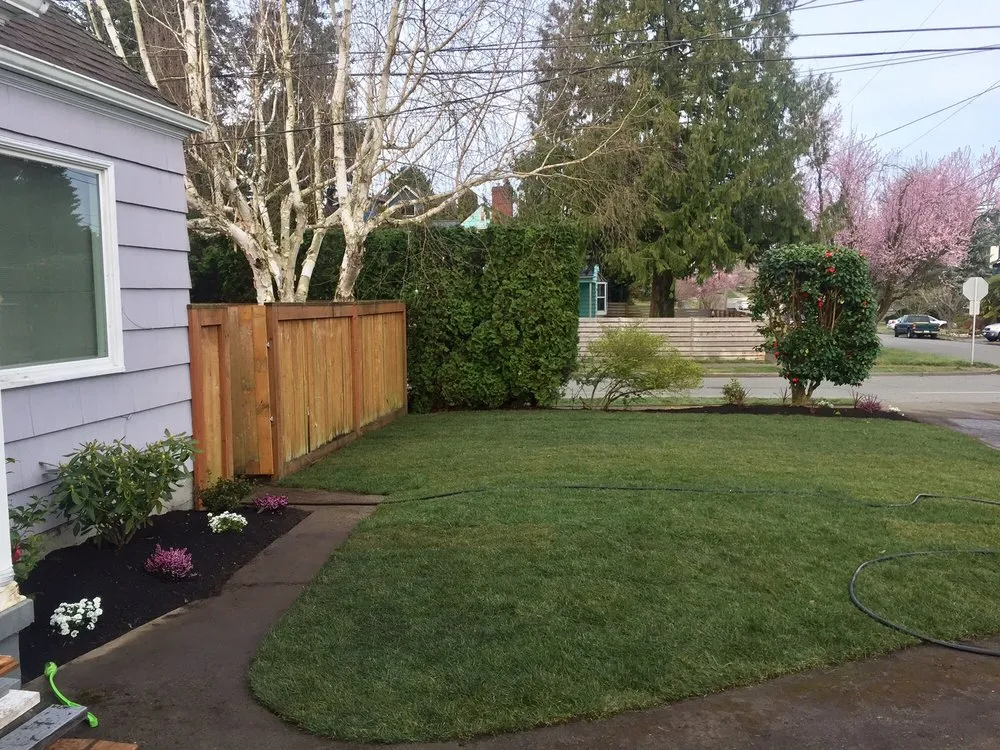 Local garden landscaping experts serving Seattle, WA - Leaf It To Me