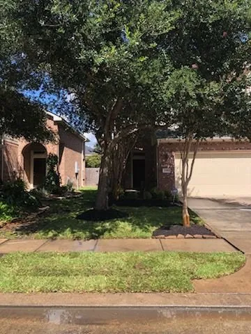 Professional residential landscaping for year-round maintenance across Katy, TX - Leaf Logic Design