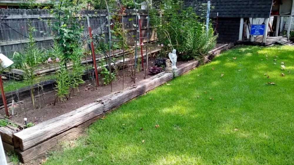 Trusted garden landscaping experts serving Fort Smith, AR - Leaf Vac Lawn Specialist