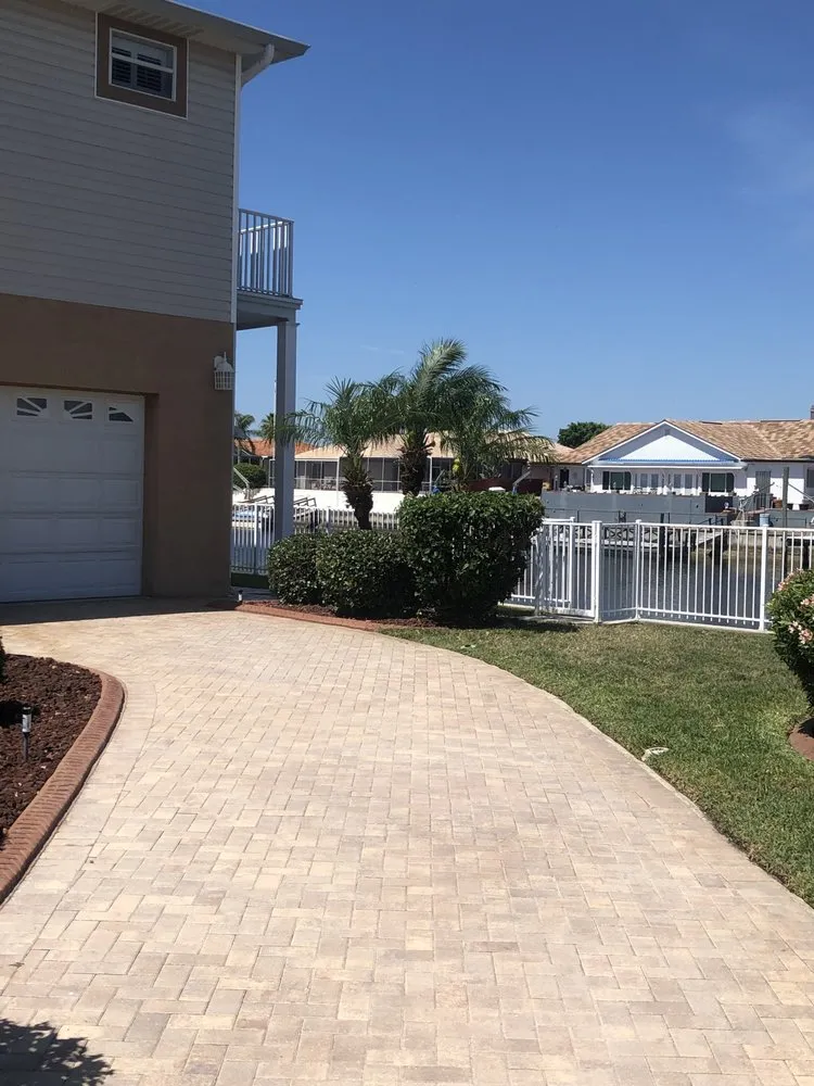 Top-rated lawn care service in Hudson, FL by Leaf’s Lawn Service