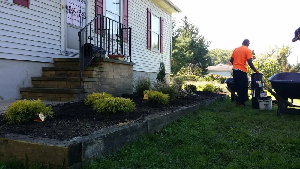 Custom outdoor landscaping in Walton Hills, OH by Leafstone Landscapes