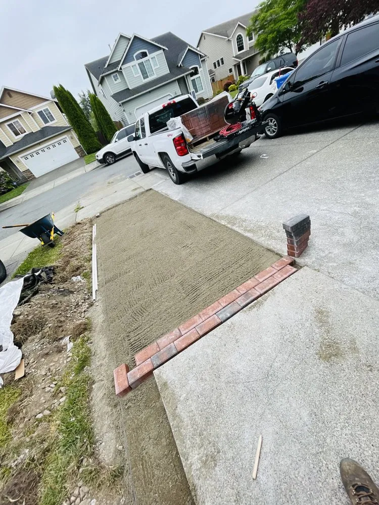 Custom yard cleanup service in Covington, WA - Leafy landscape