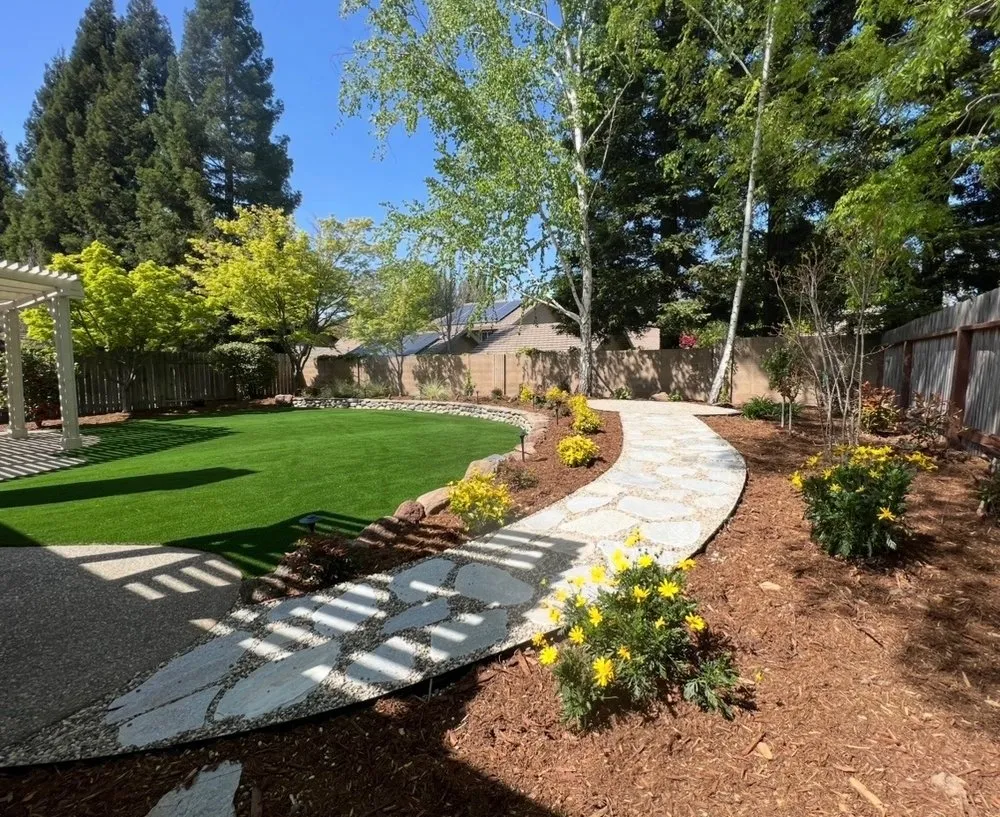 Professional outdoor landscaping in Elk Grove, CA - Leafy Landscape