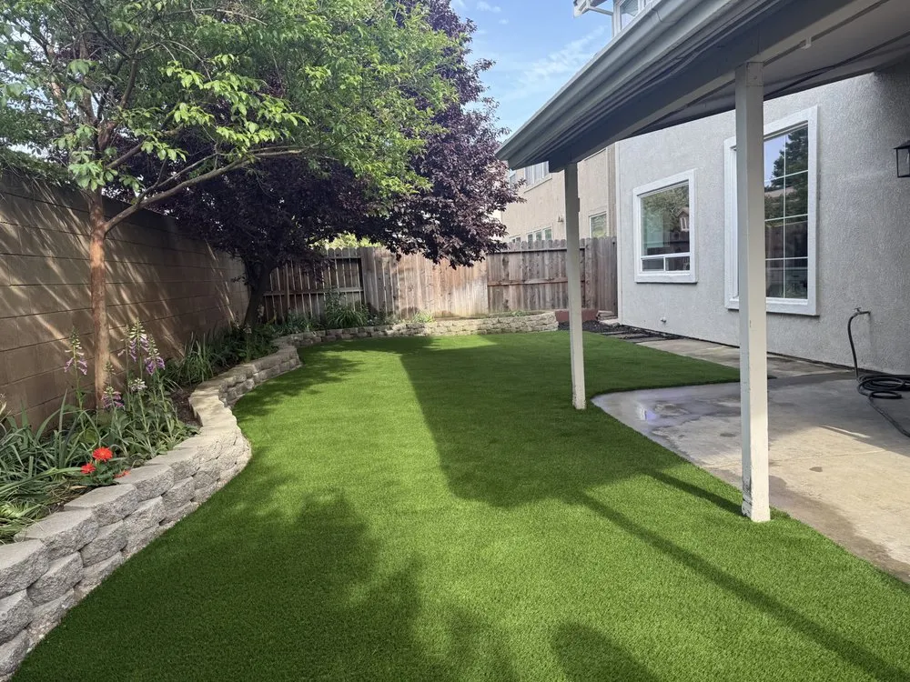 Top-rated outdoor landscaping in Elk Grove, CA by Leafy Landscape