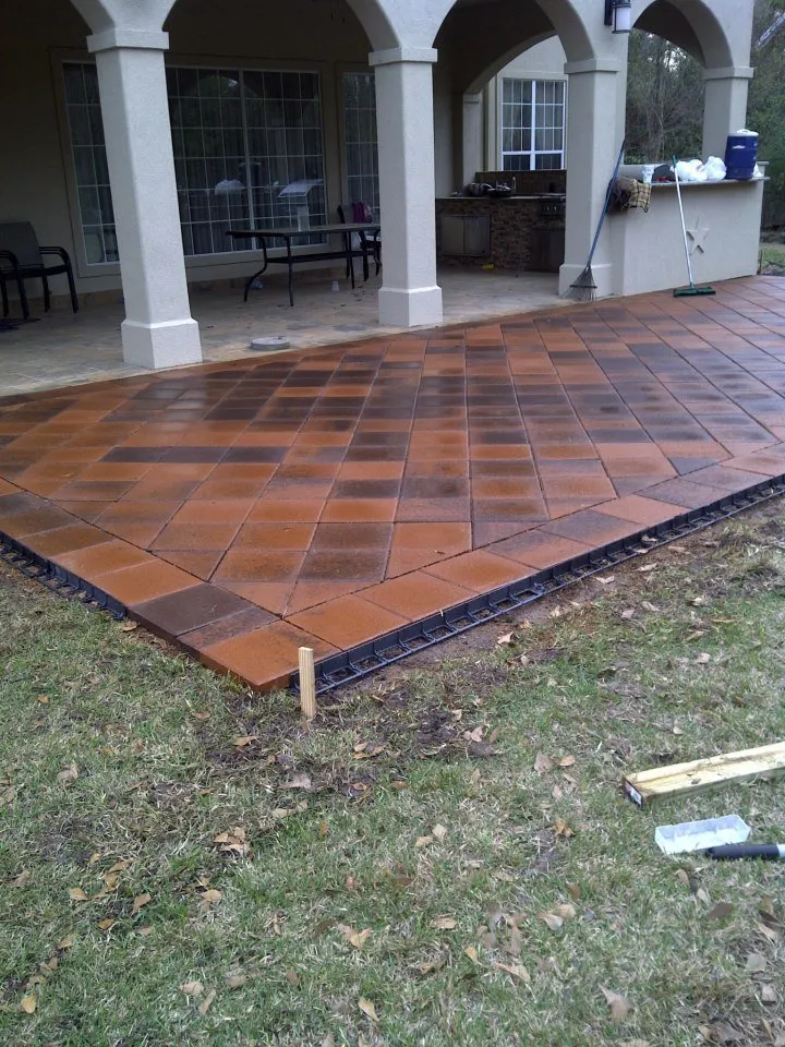 Affordable garden landscaping for homes in Lufkin, TX by Leal Landscaping & Sprinklers