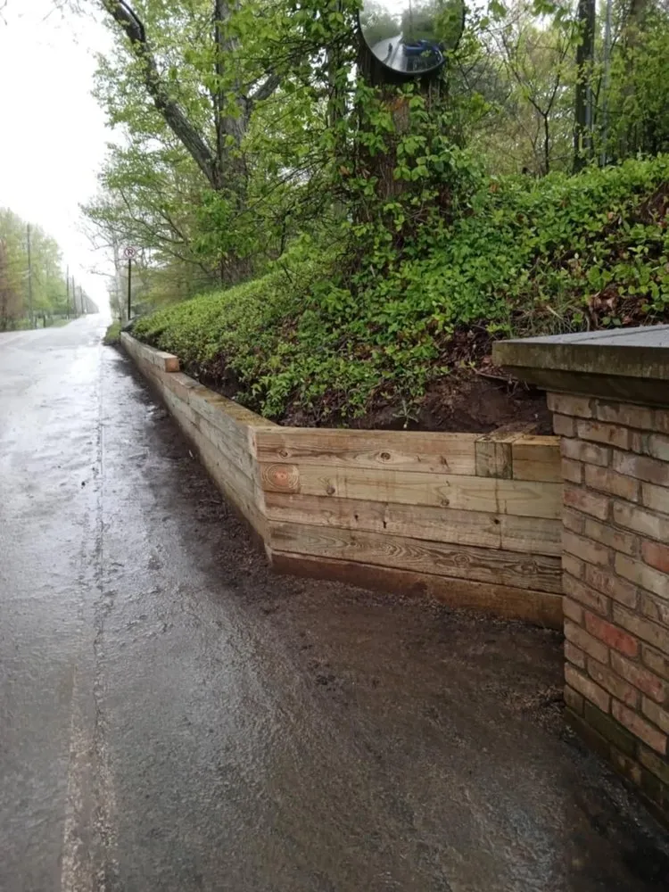 Reliable yard maintenance in Indianapolis, IN by Leal Landscaping