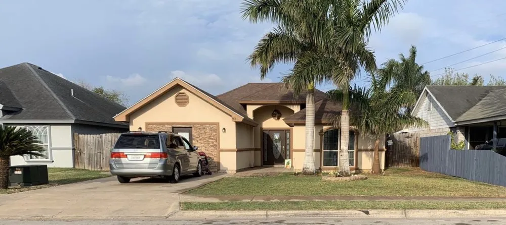 Local residential landscaping in Rio Hondo, TX by Leal lawn care & Landscaping