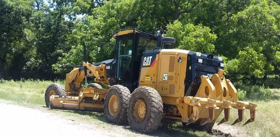 Affordable lawn mowing service experts serving Weatherford, TX - Leal’s Excavation