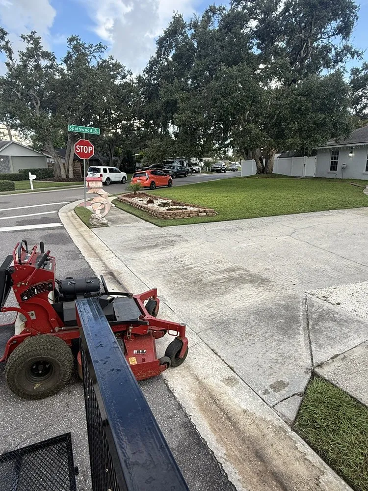 Affordable lawn mowing service near you across Sarasota, FL - Leandro Landscaping