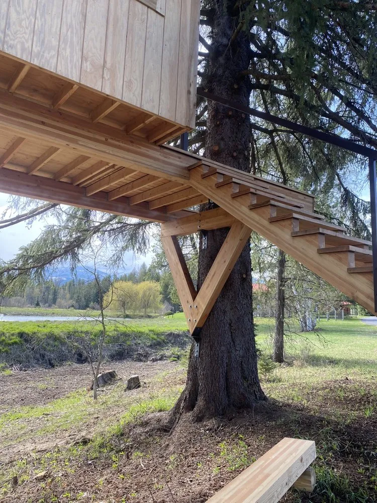 Top-rated outdoor landscaping in Dalton Gardens, ID by Leas Contracting Services