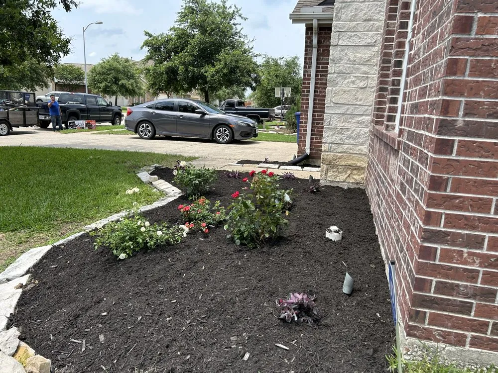 Local garden landscaping experts serving La Porte, TX - Leatherwood Lawn Specialists