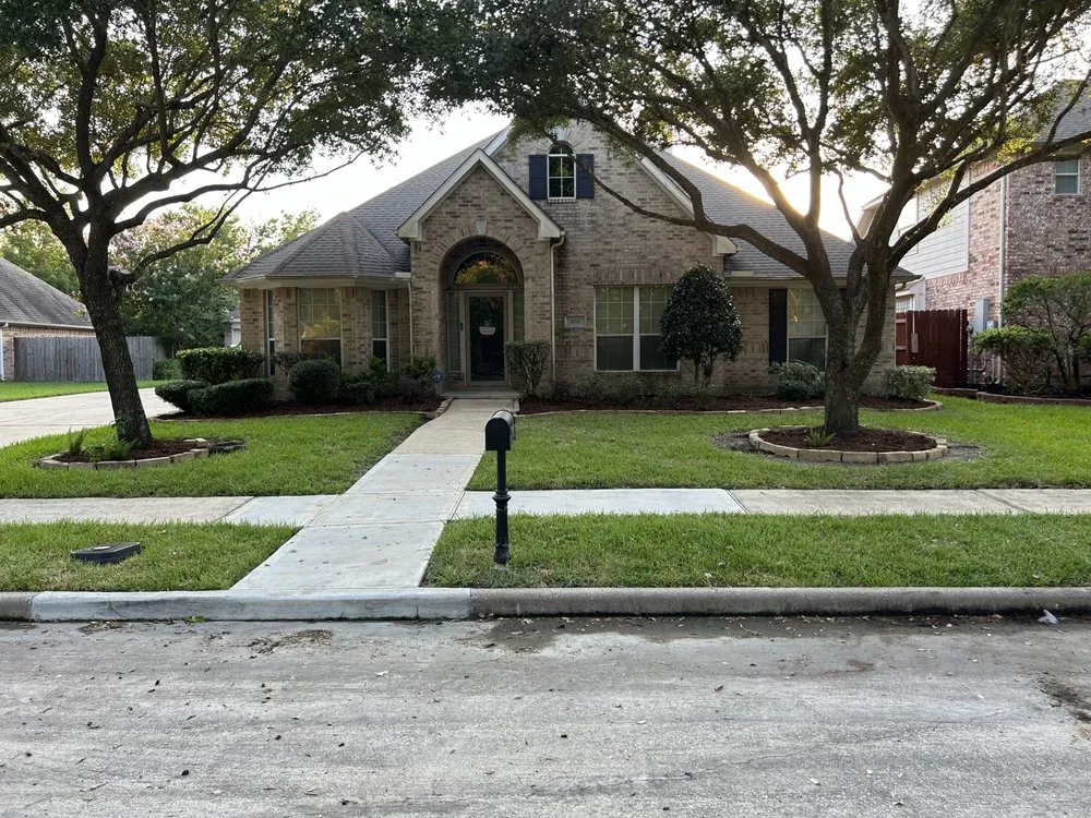 Affordable lawn care service for beautiful yards across La Porte, TX - Leatherwood Lawn Specialists