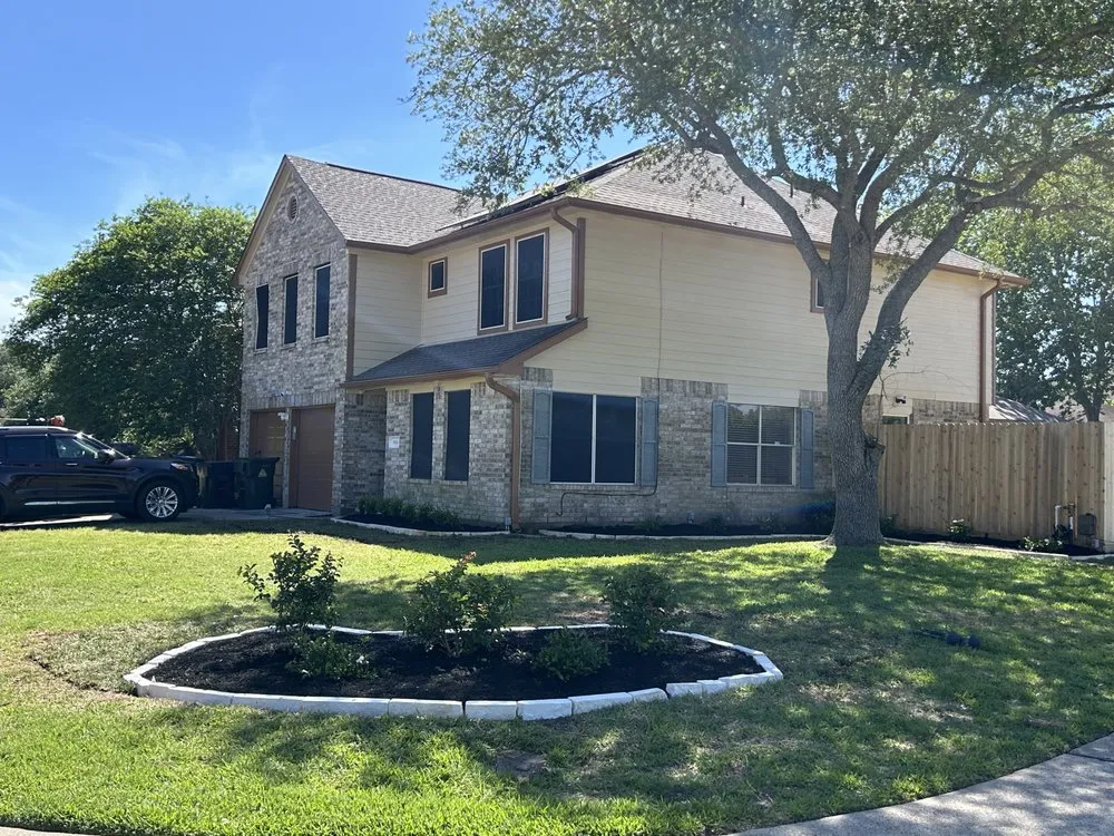 Top-rated yard maintenance experts serving La Porte, TX - Leatherwood Lawn Specialists