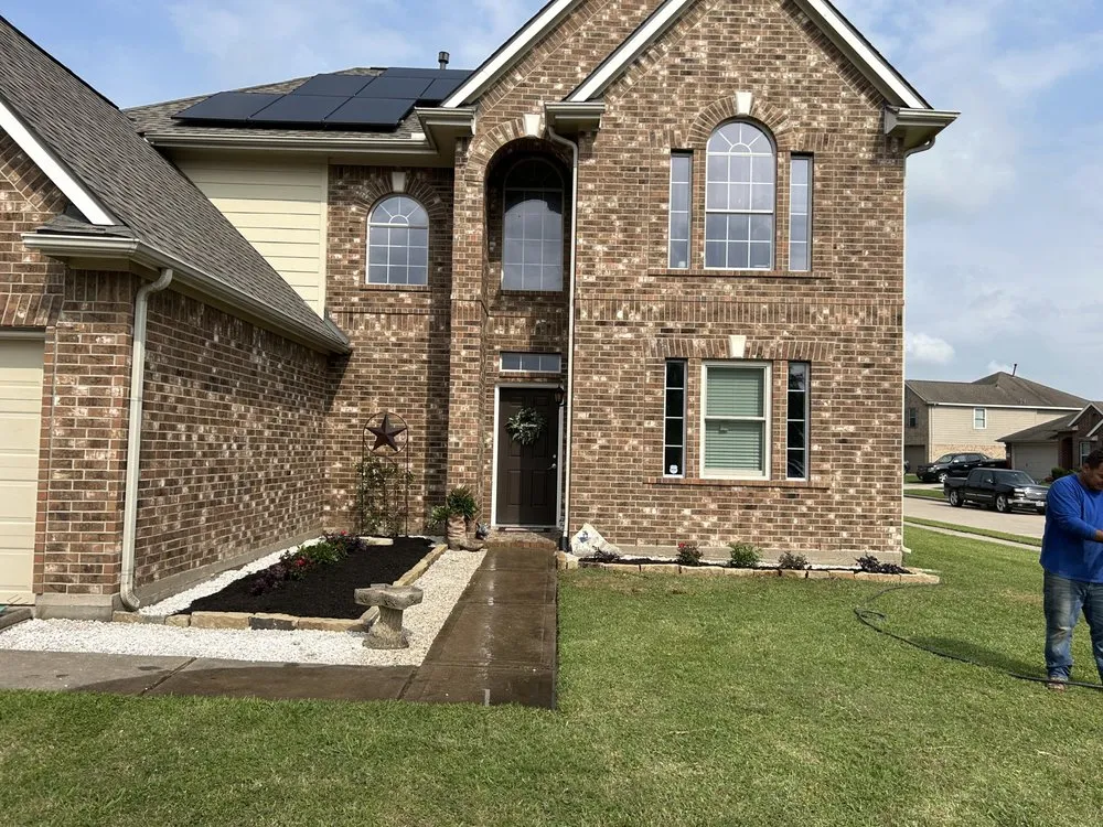 Local garden landscaping experts serving La Porte, TX - Leatherwood Lawn Specialists