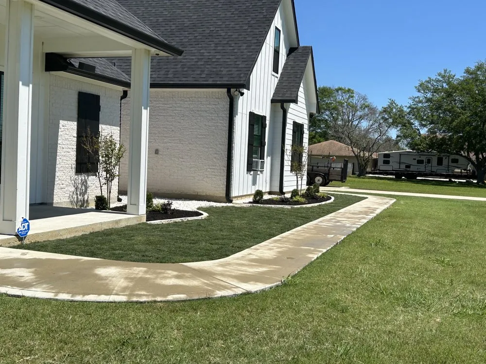 Local lawn mowing service in La Porte, TX - Leatherwood Lawn Specialists