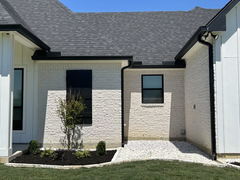 Top-rated yard maintenance with custom design in La Porte, TX by Leatherwood Lawn Specialists