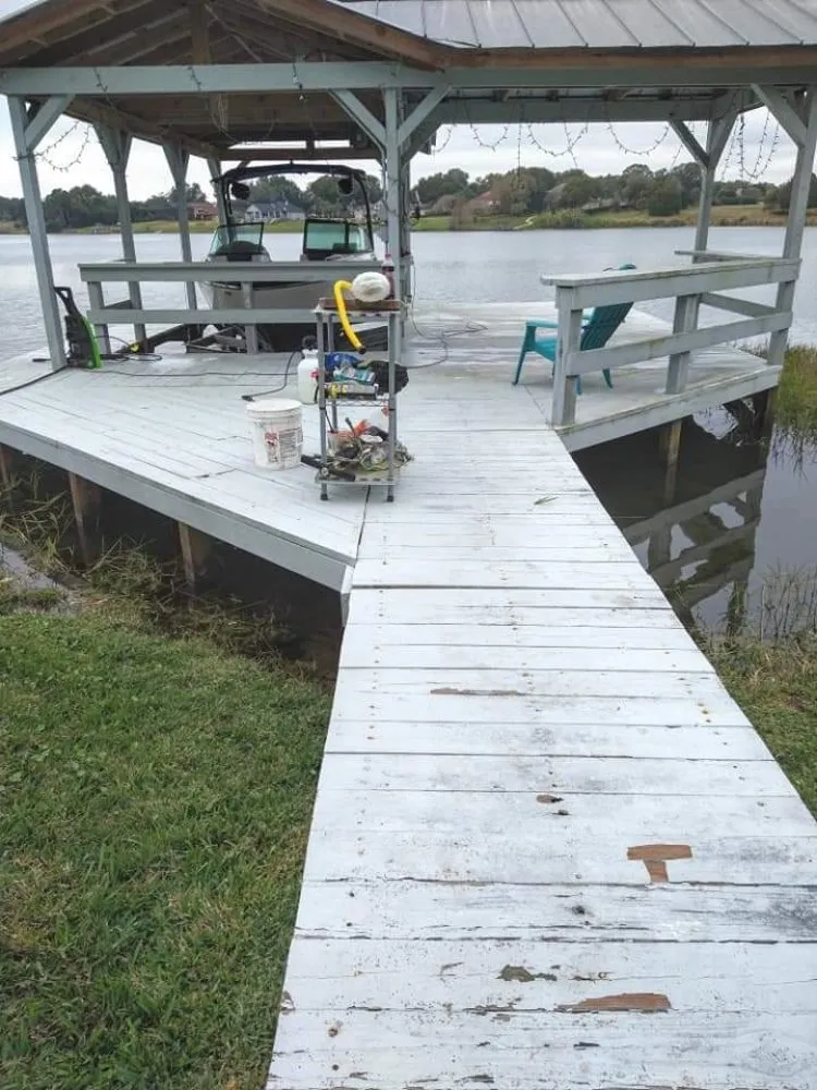 Local yard cleanup service in Mount Dora, FL by Leave It To Laci