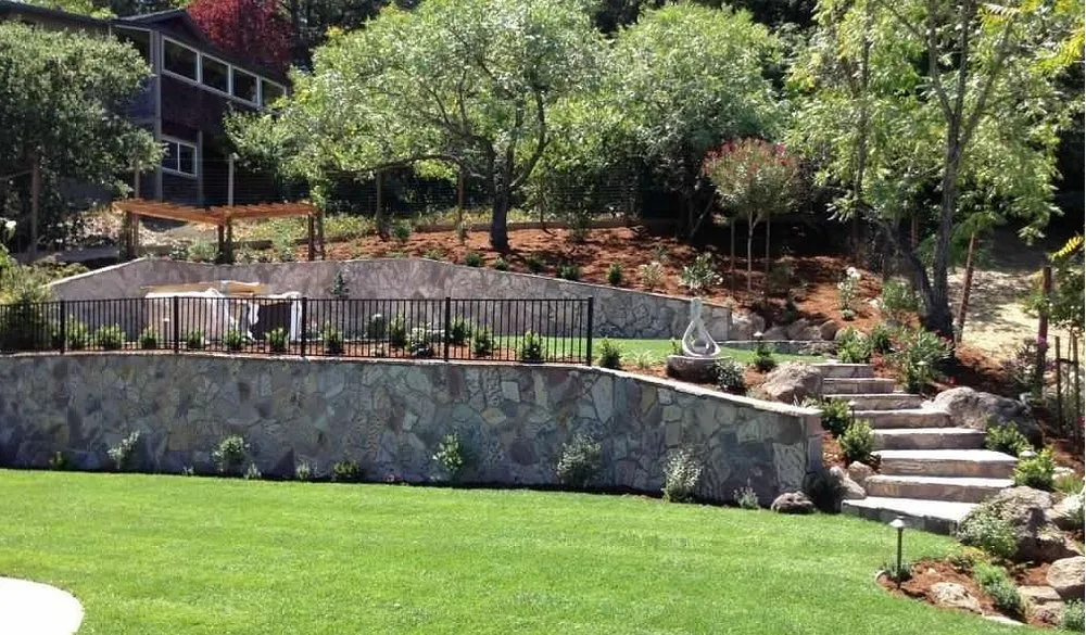 Reliable lawn mowing service for homes in Brentwood, CA by Lebec