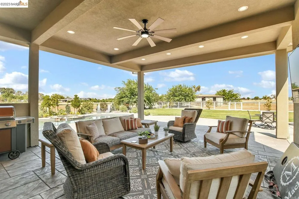 Affordable outdoor landscaping experts serving Brentwood, CA - Lebec