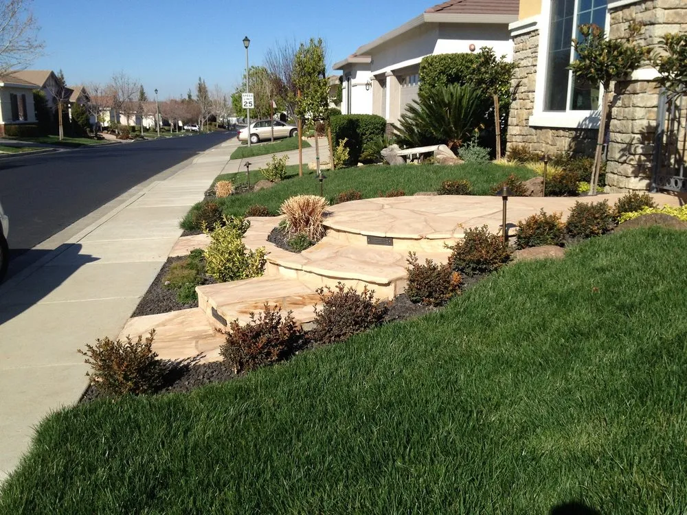 Reliable yard cleanup service for outdoor upgrades in Brentwood, CA by Lebec