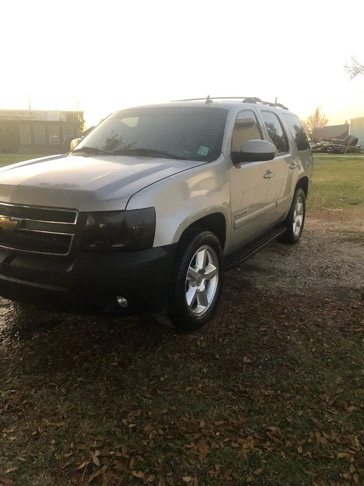 Expert yard maintenance in Houma, LA by Leblanc's