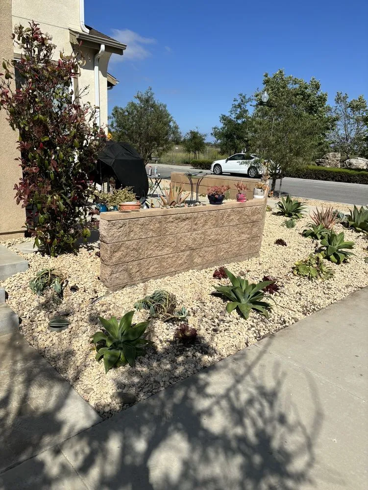 Affordable lawn mowing service in Oxnard, CA by Ledesma Landscape