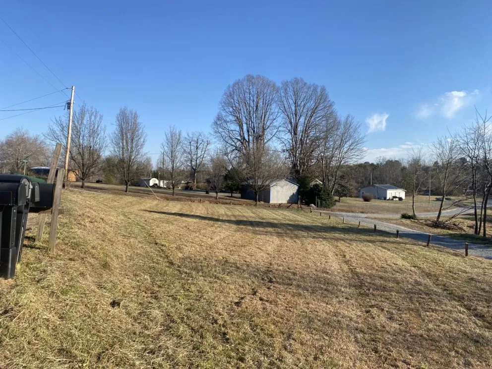 Affordable yard maintenance in Marion, NC - Ledford’s Lawn-Care