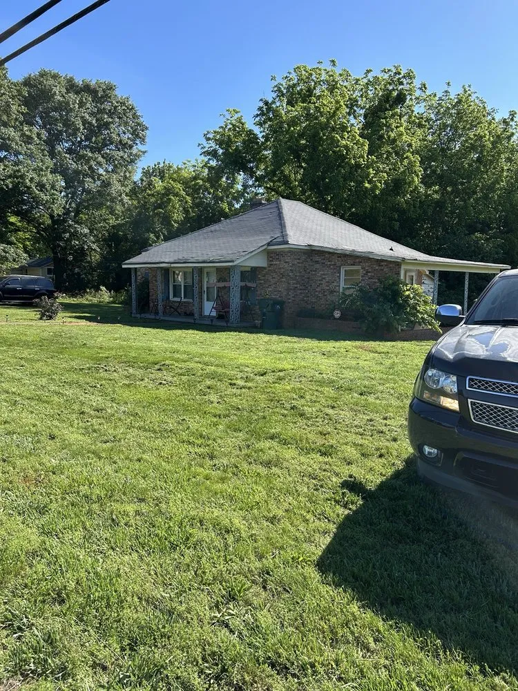 Affordable garden landscaping in Cramerton, NC by Ledford’s Lawn Service