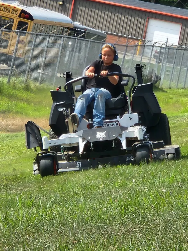 Affordable landscaping services near you in Lancaster, KY by Lee Farms/Trash Talks