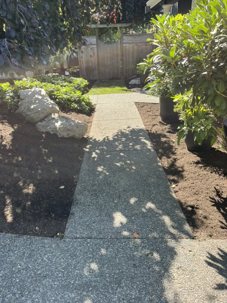 Professional lawn mowing service in Snohomish, WA - Lee Joner Construction