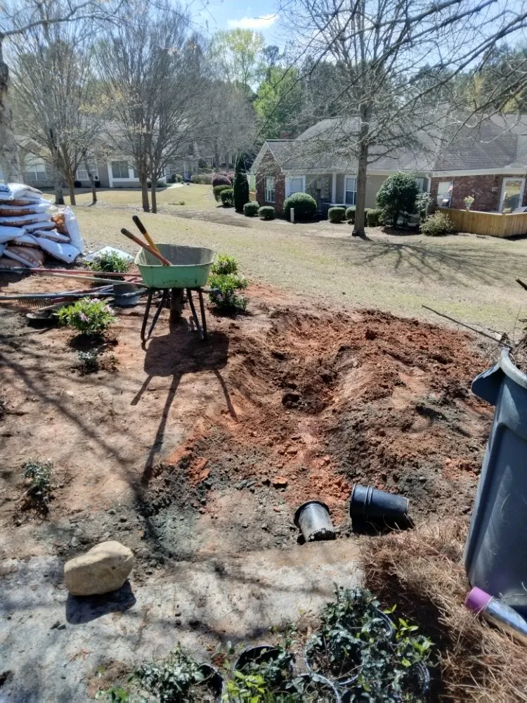 Reliable yard maintenance in Mableton, GA by Lee Landscaping