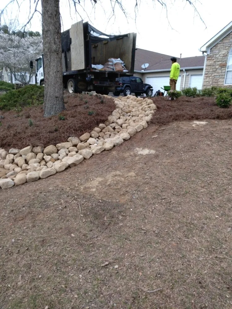 Local yard cleanup service experts serving Mableton, GA - Lee Landscaping