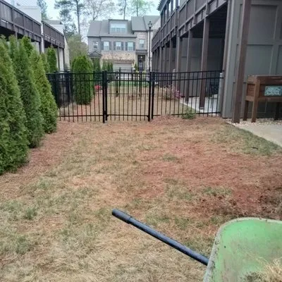 Lee Landscaping Logo